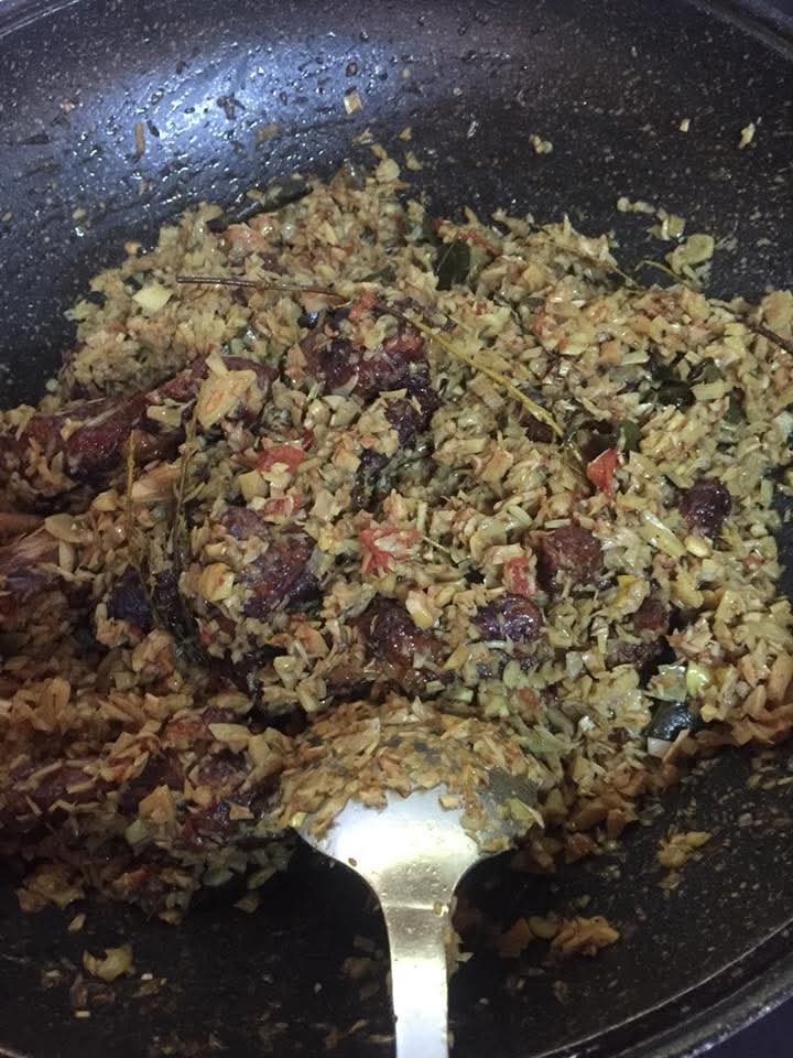 Le ti jacque boucané réunit produit du jardin et viande fumée dans une préparation familiale.